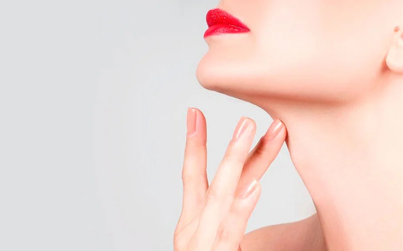 Well-defined chin Well-defined chin