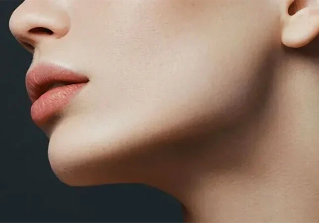 Well-defined chin Well-defined chin